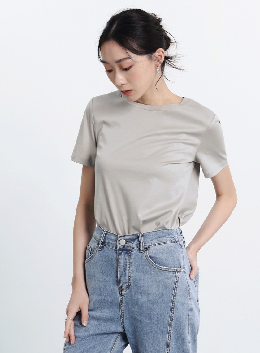 素面背簍空細節短袖上衣